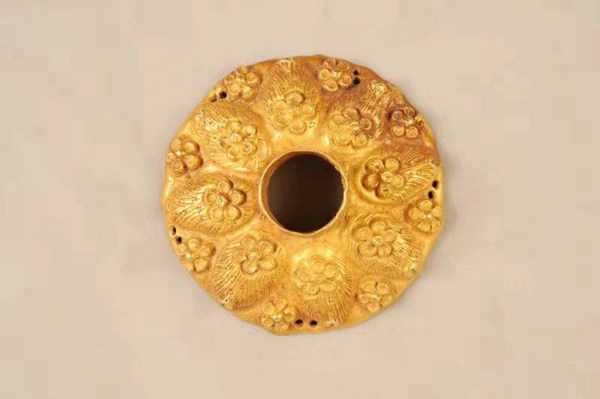 文物-9 金帽顶饰.jpg